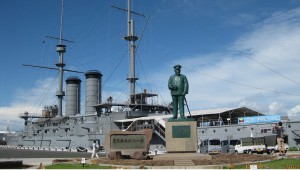 記念艦「三笠」と東郷平八郎